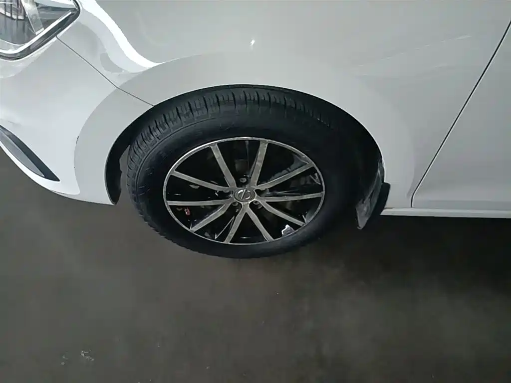 Volkswagen Santana 2016 1.6L Manual Trend Edition фото 23