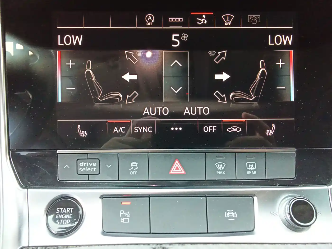 Photo 10 - Audi A7L