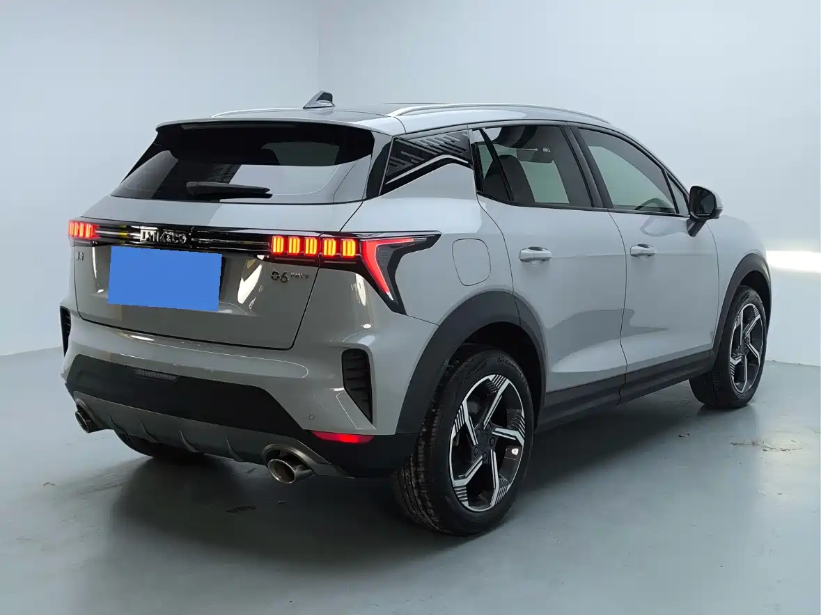 Lynk & Co 06 EM-P 2022 PHEV 84KM Range Pro фото 9