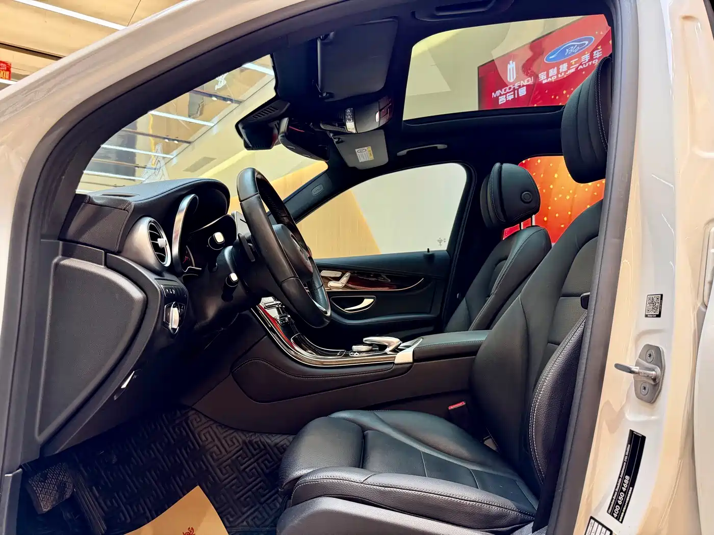 Mercedes-Benz GLC 2018 Facelift GLC 260 4MATIC Luxury фото 7