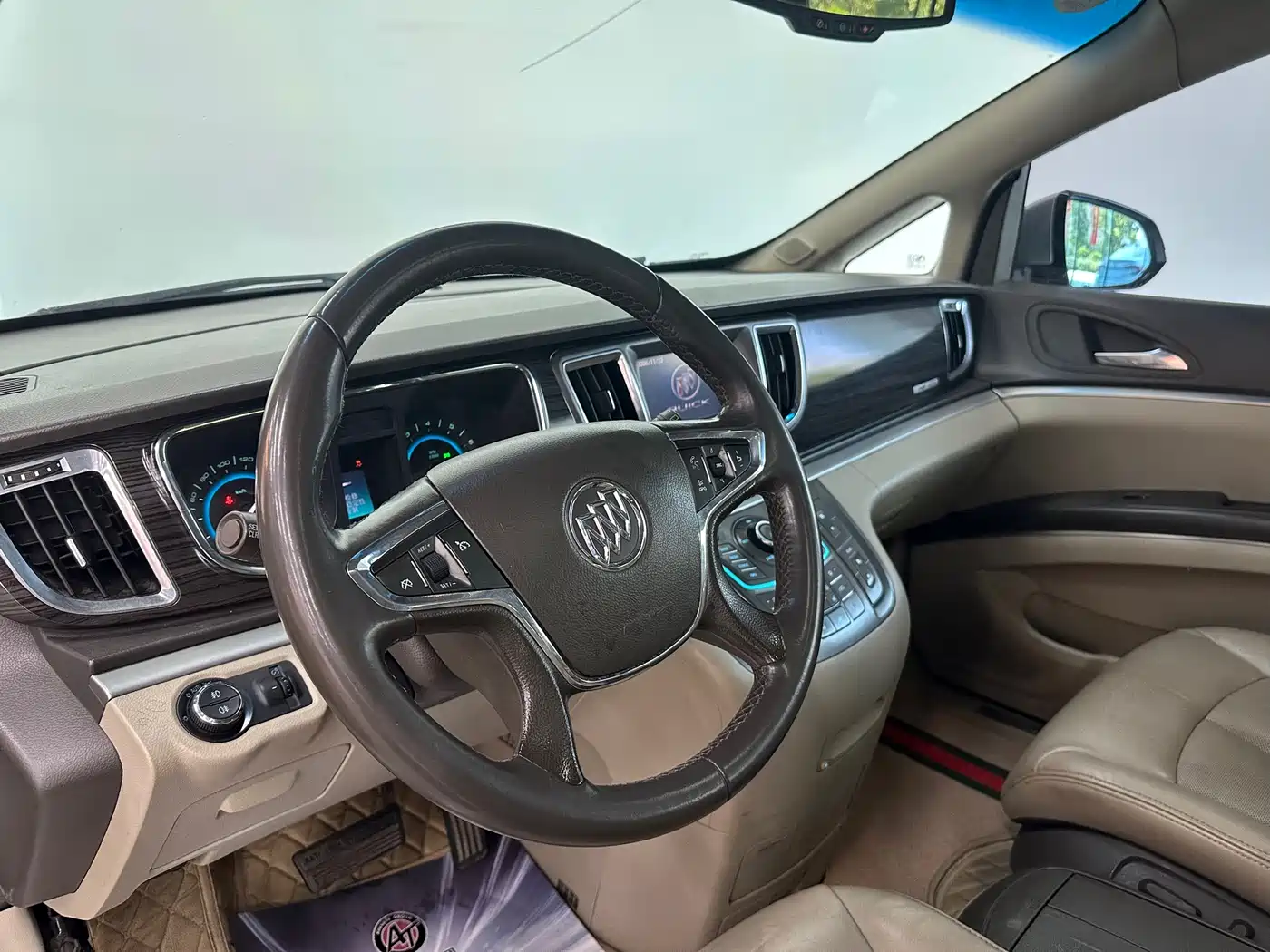 Buick GL8 2011 2011 3.0L XT Luxury Business Flagship