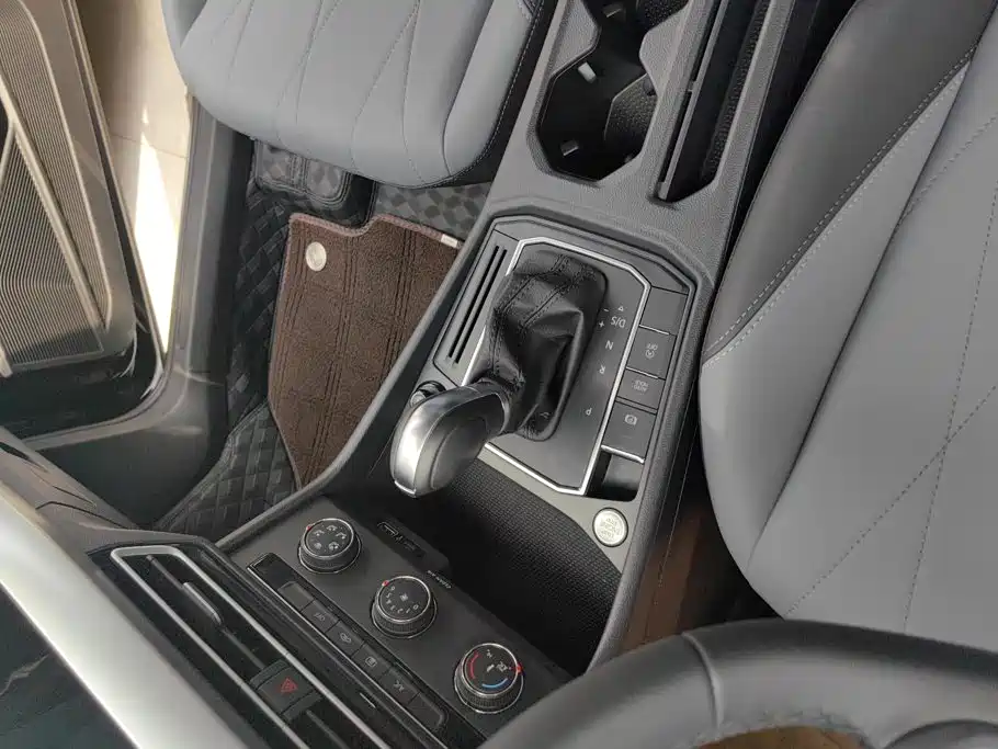 Volkswagen Lavida 2024 Model 1.5L Automatic Starlight 5 Million Edition 16