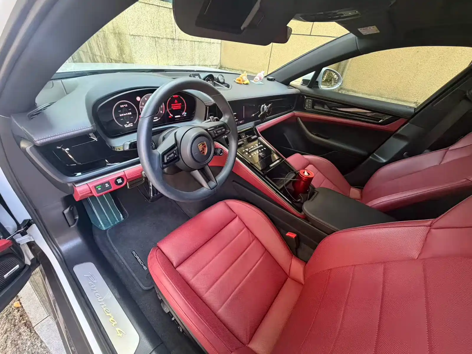 Photo 3 - Porsche Panamera