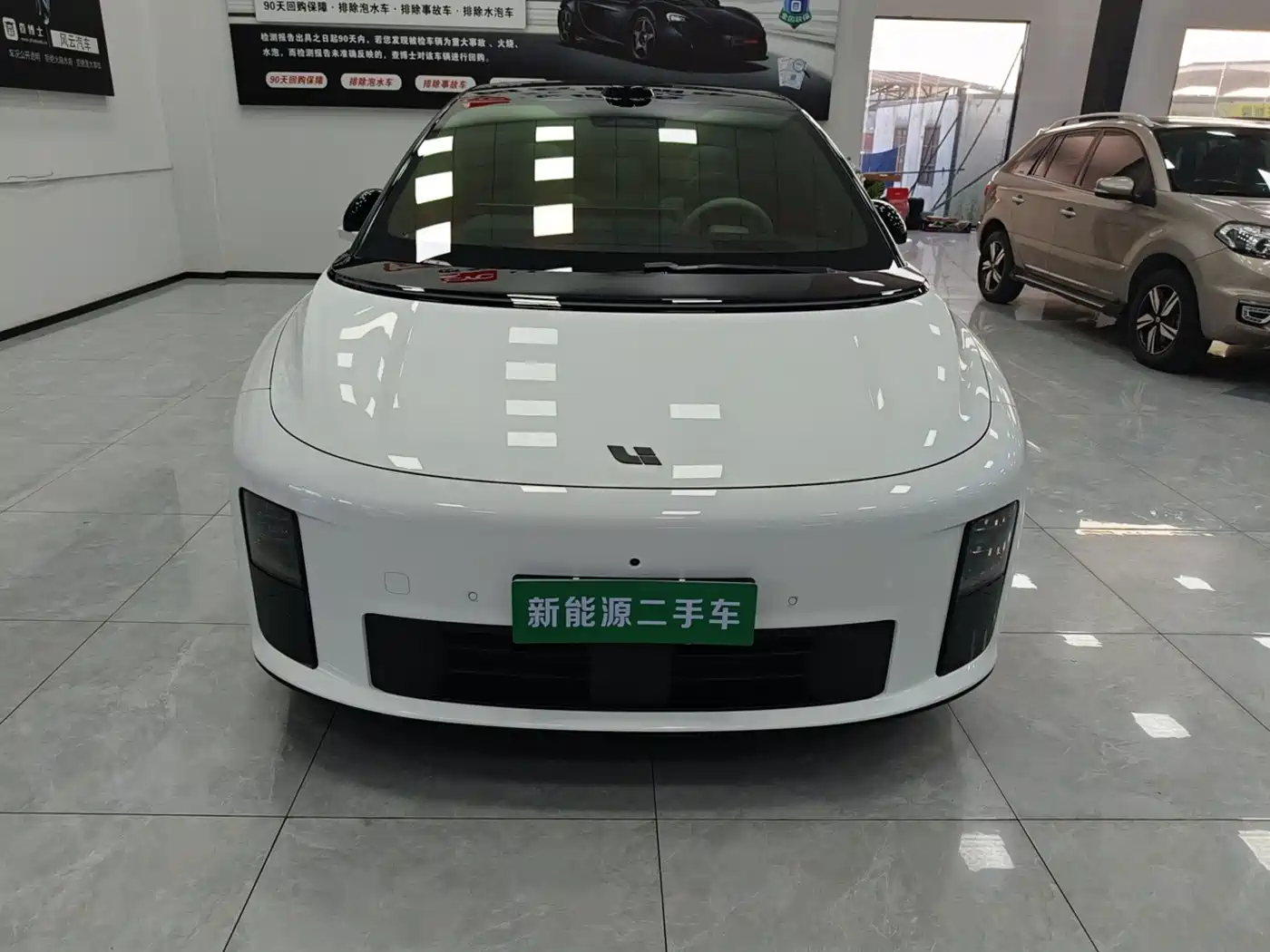 Li Auto i6 2026 2025 2WD Base Model