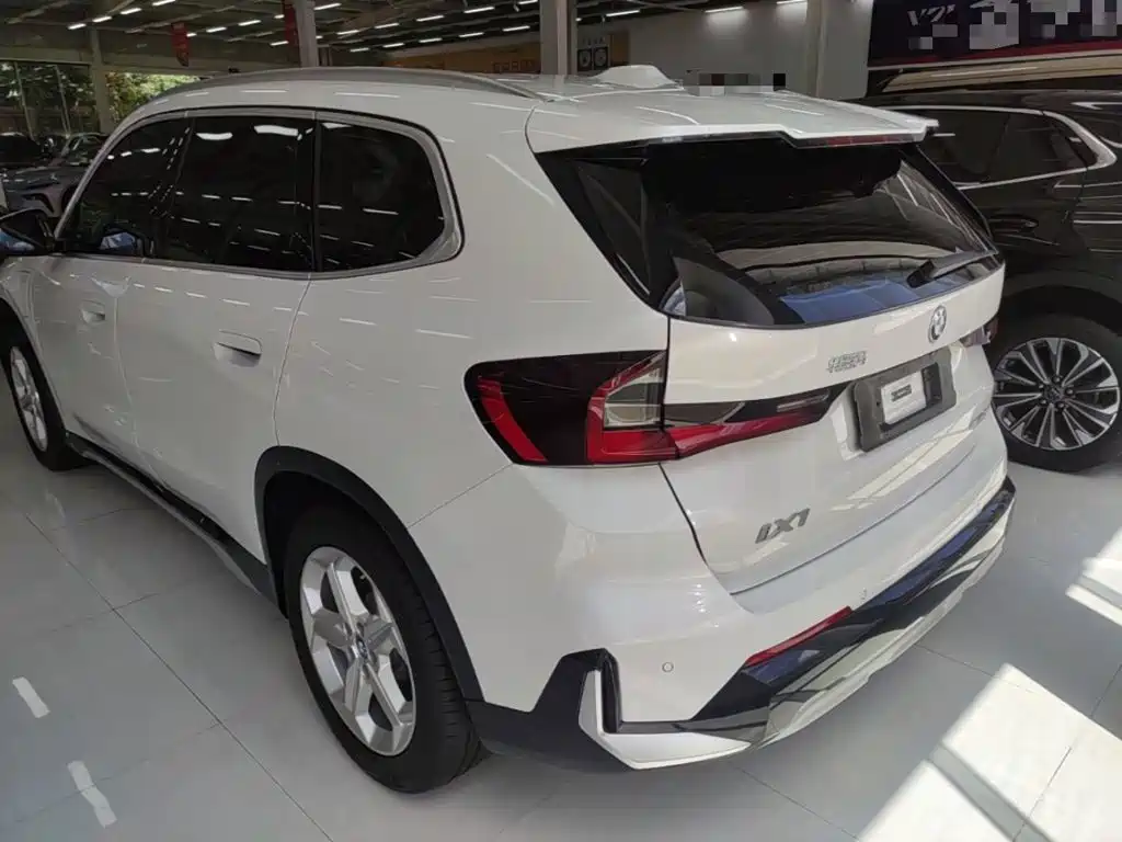 BMW iX1 2025 2023 eDrive25L X Design Package