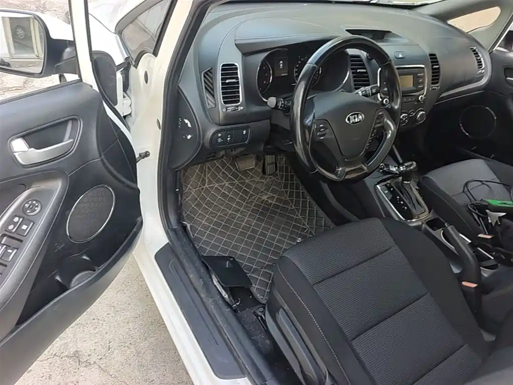 Kia K3 2016 1.6L Automatic GLS фото 14
