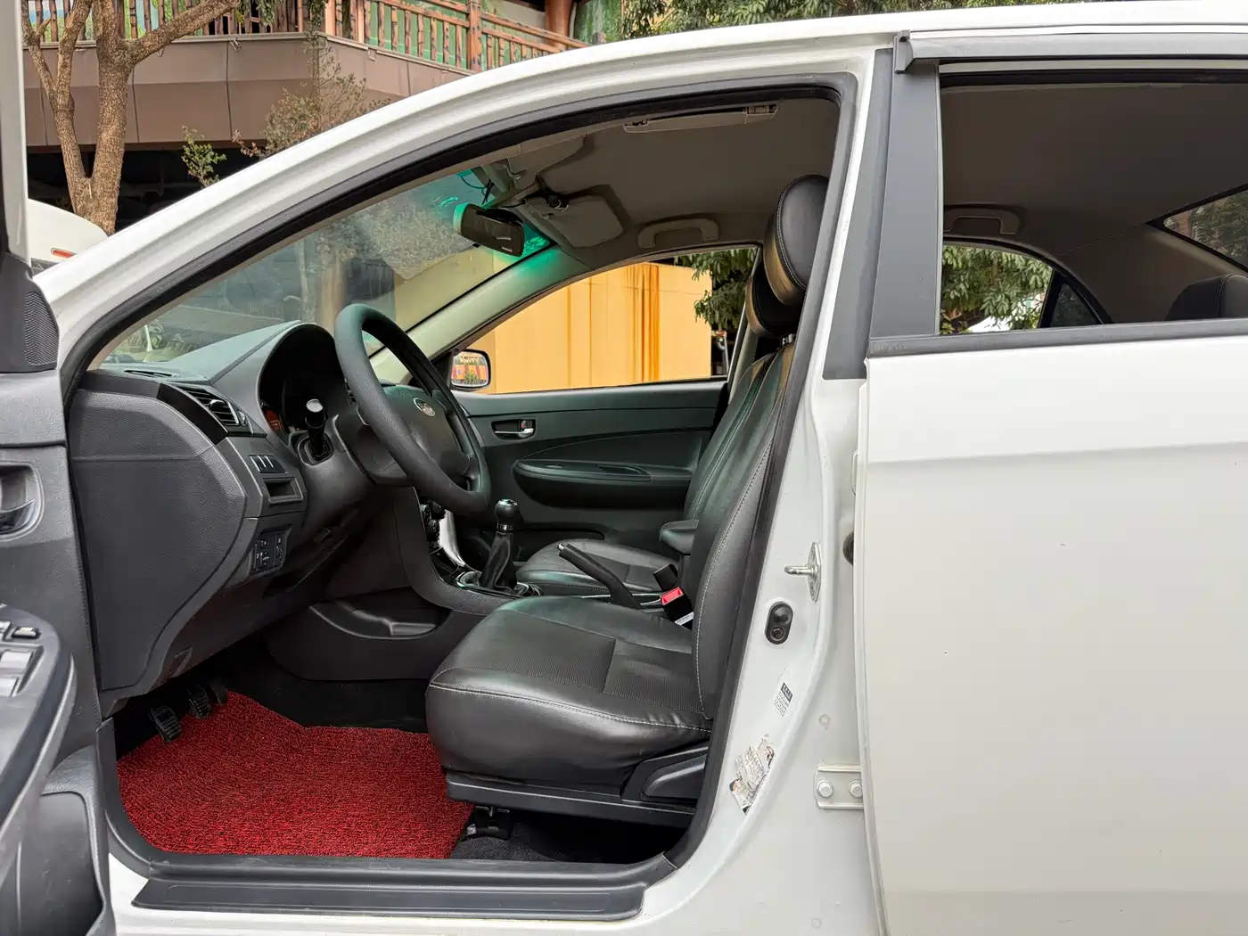 BYD F3 2020 1.5L Manual Premium Edition фото 6
