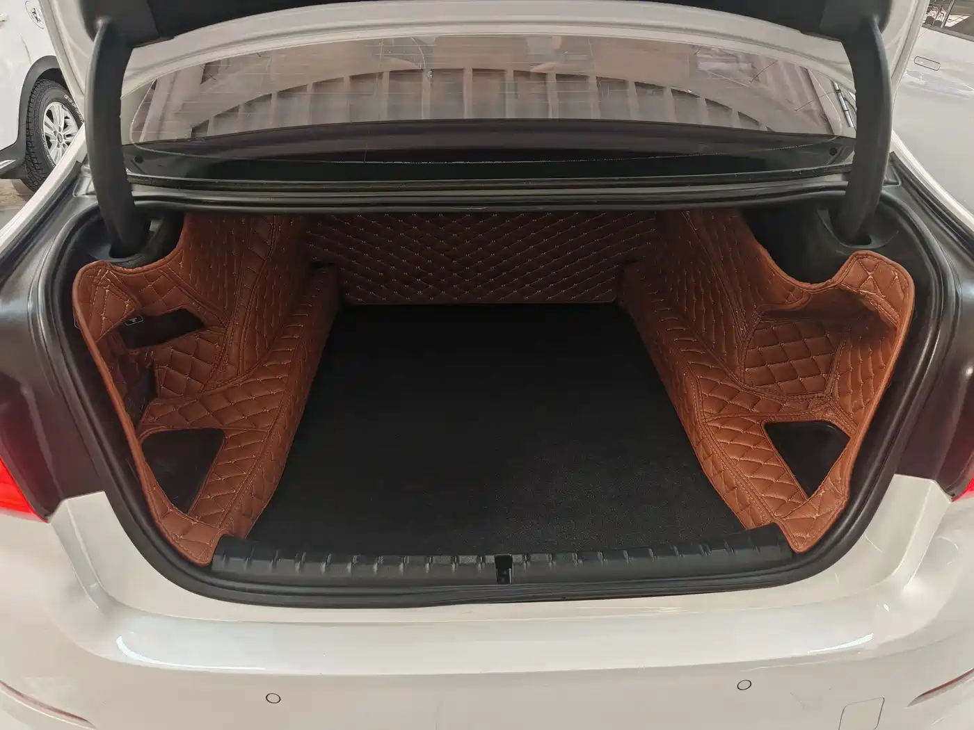 BMW 5 Series 2018 528Li Launch Special Edition фото 12