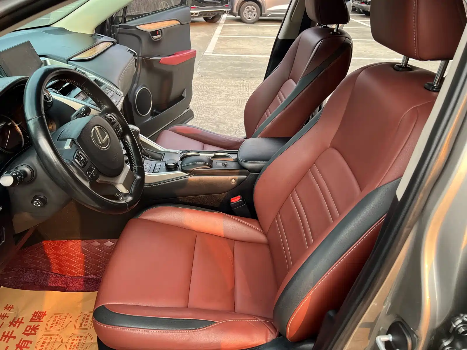 Фото 20 - Lexus NX