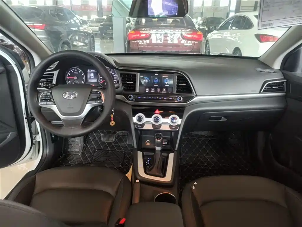 Hyundai Elantra 2019 1.5L CVT Smart Elite фото 10