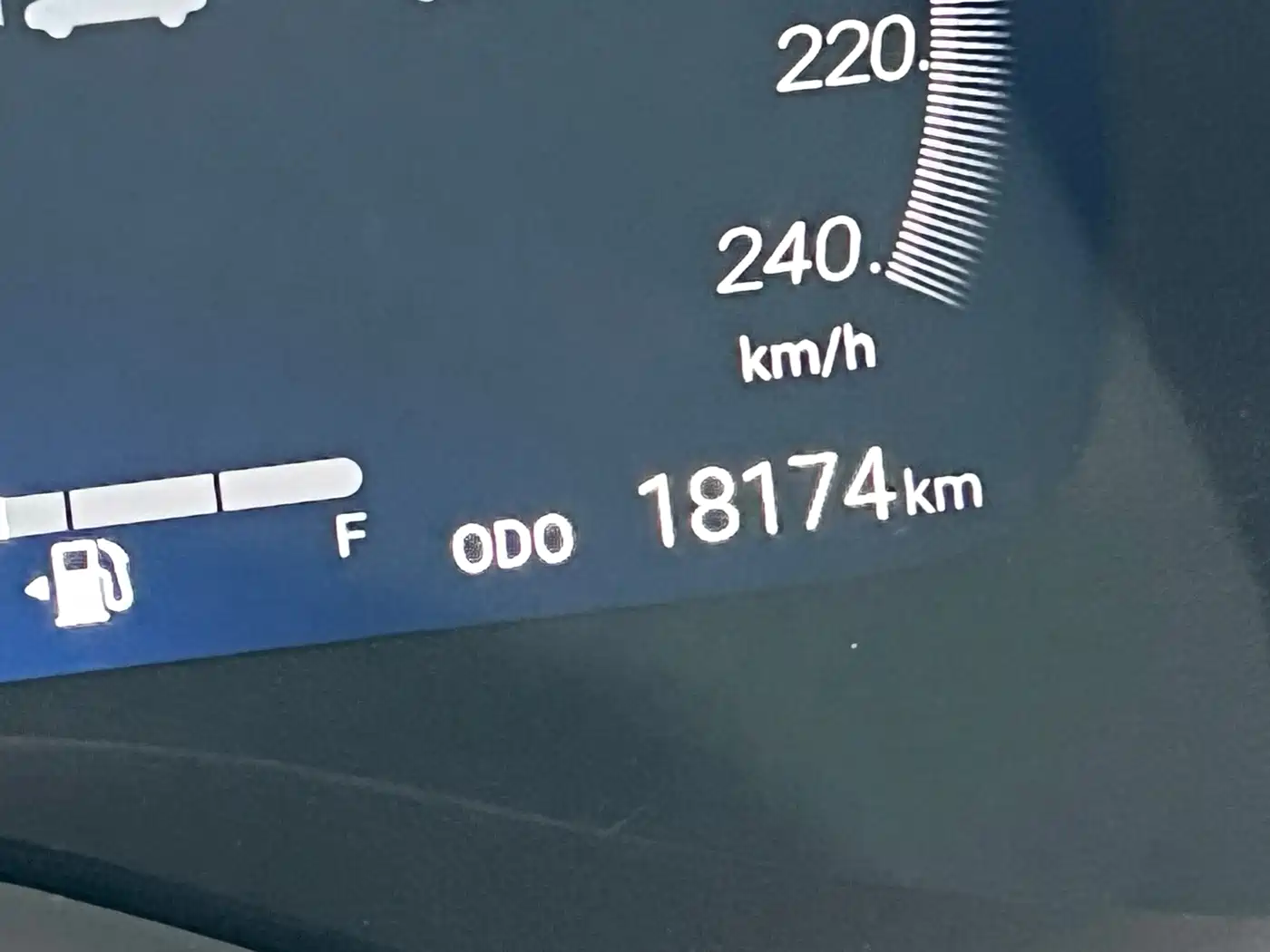Toyota Granvia 2024 2.5L Hybrid Premium PLUS 4WD Edition фото 14