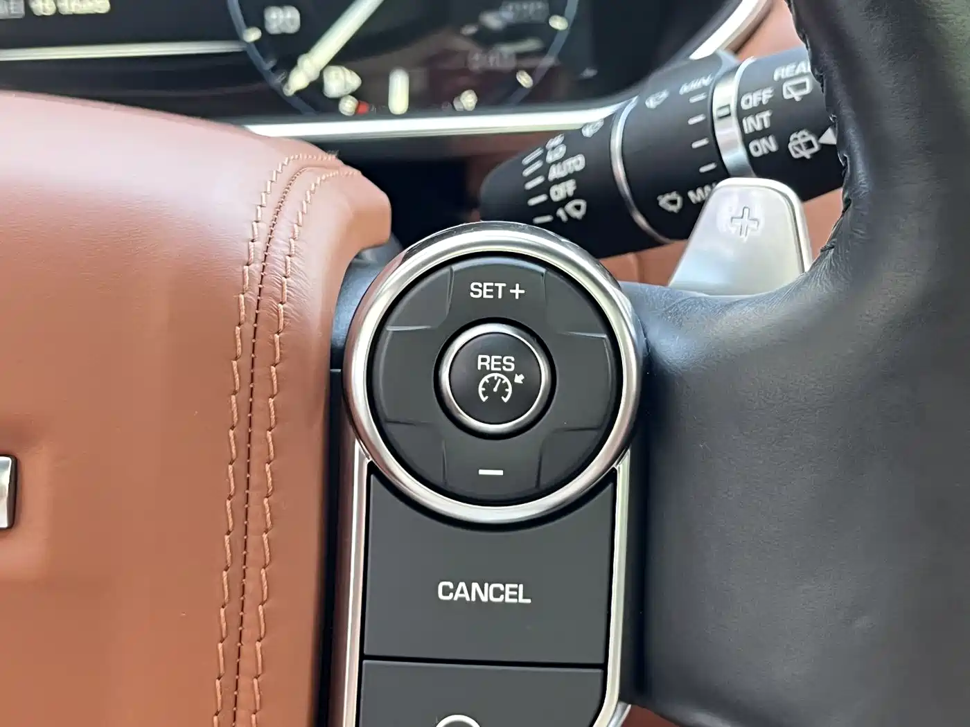 Land Rover Range Rover 2015 3.0 TDV6 Vogue SE Genesis Extended Edition фото 24