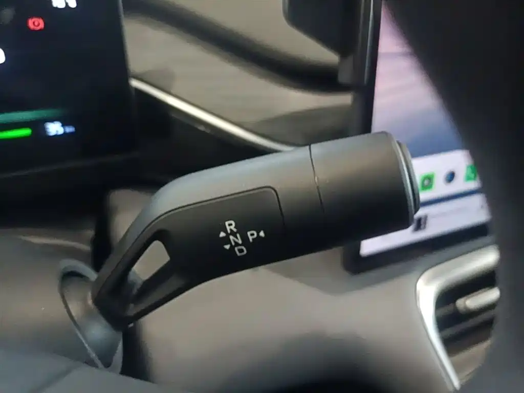 Geely Galaxy Galaxy L6 2025 EM-i 60km Voyage Edition фото 14
