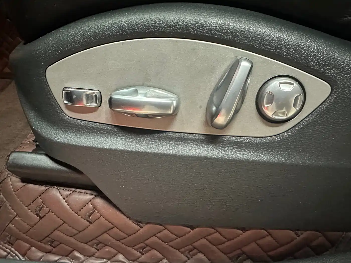 Porsche Cayenne 2016 Cayenne Platinum Edition 3.0T фото 11