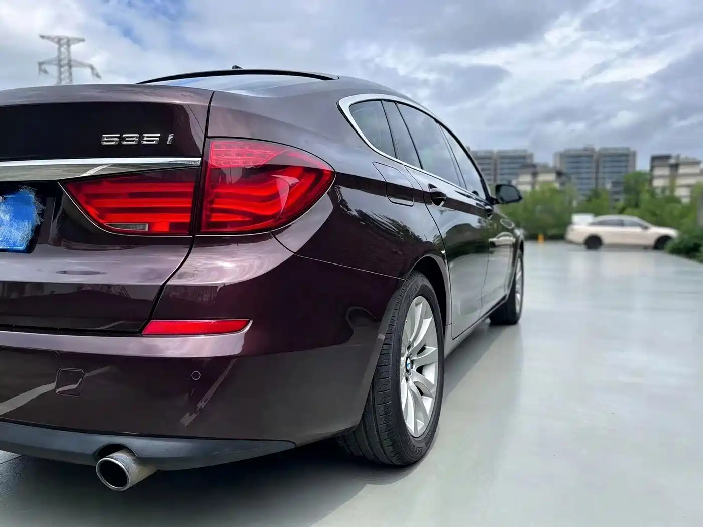 BMW 5 Series GT 2012 2013 535i Leadership