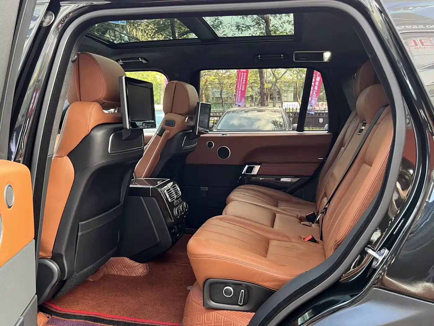 Land Rover Range Rover 2015 3.0 TDV6 Vogue SE Genesis Extended Edition фото 12