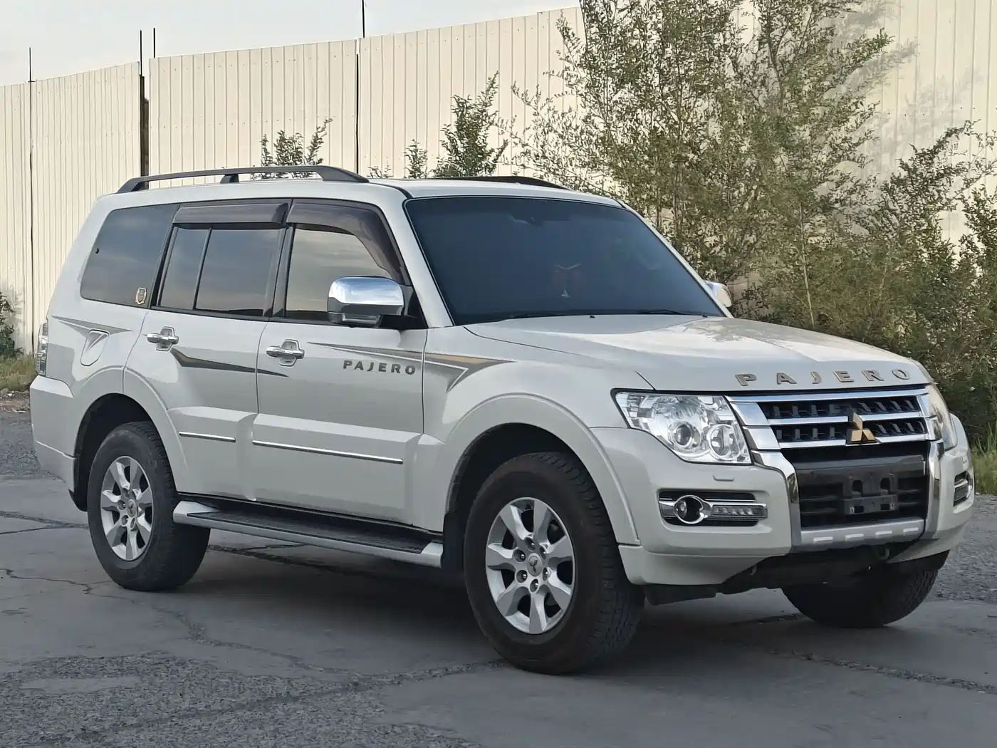 Mitsubishi Pajero (Import) 2018 3.0L Automatic Premium Edition фото 3