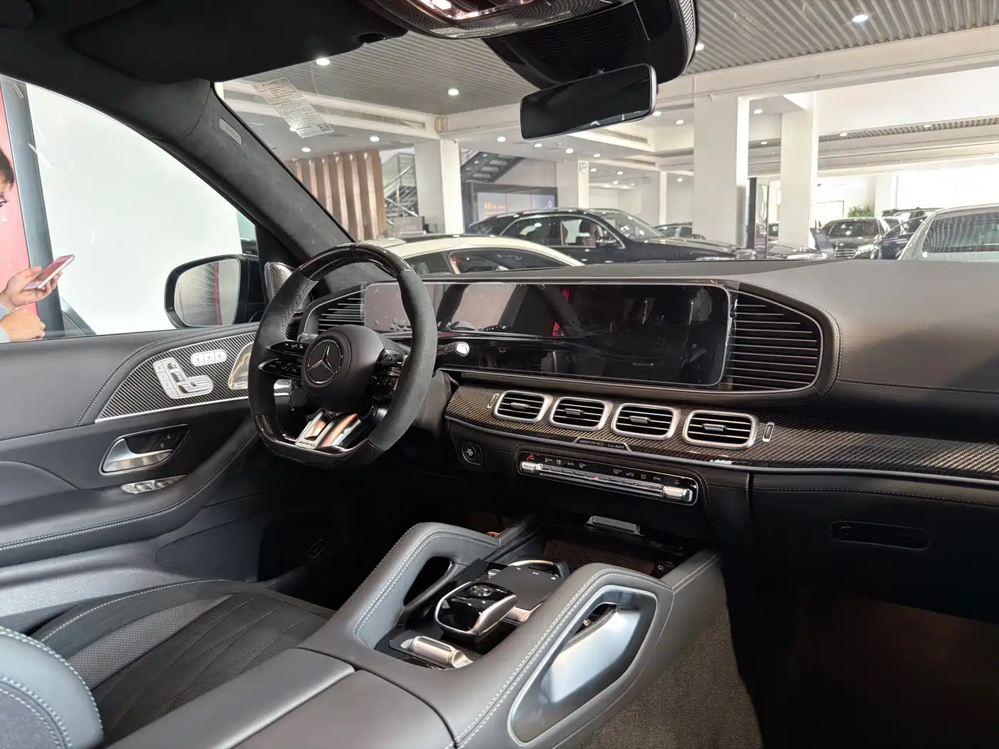 MERCEDES-BENZ GLS AMG