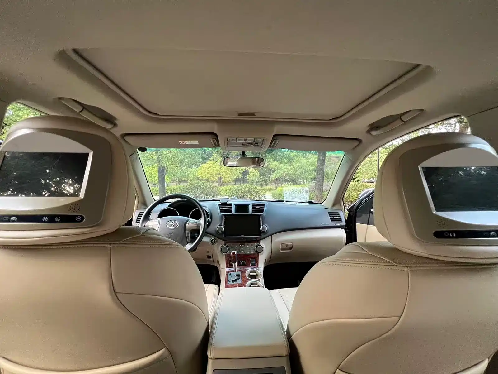 Photo 10 - Toyota Highlander