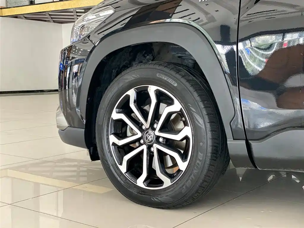 Toyota Frontlander 2023 2.0L Smart Hybrid Dual Engine Luxury Edition фото 18