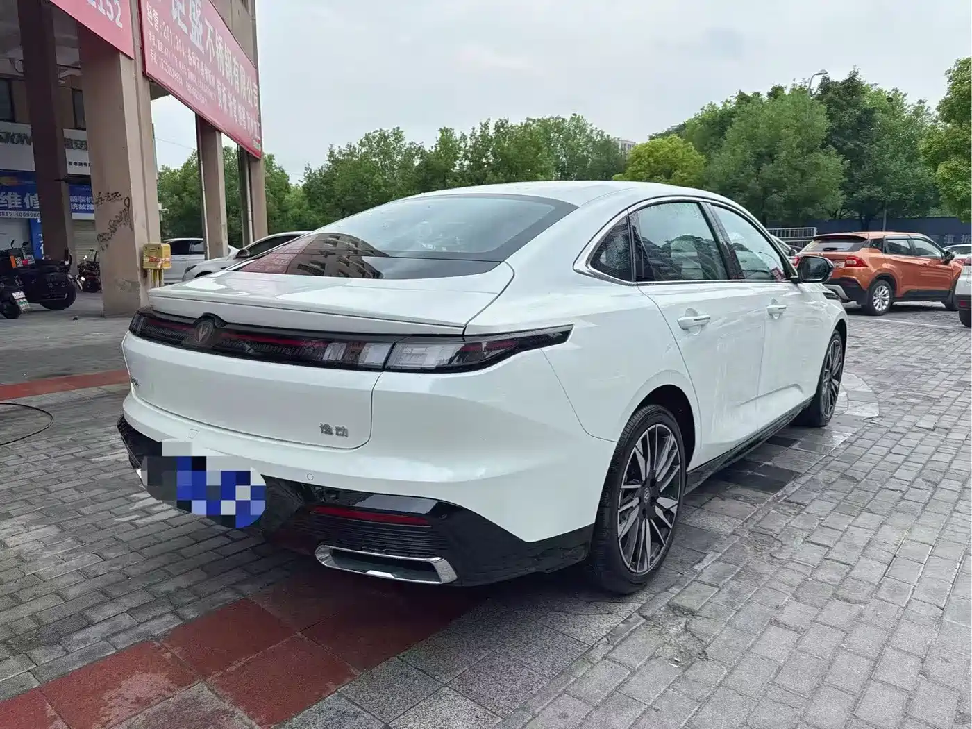 Фото 4 - Changan Eado