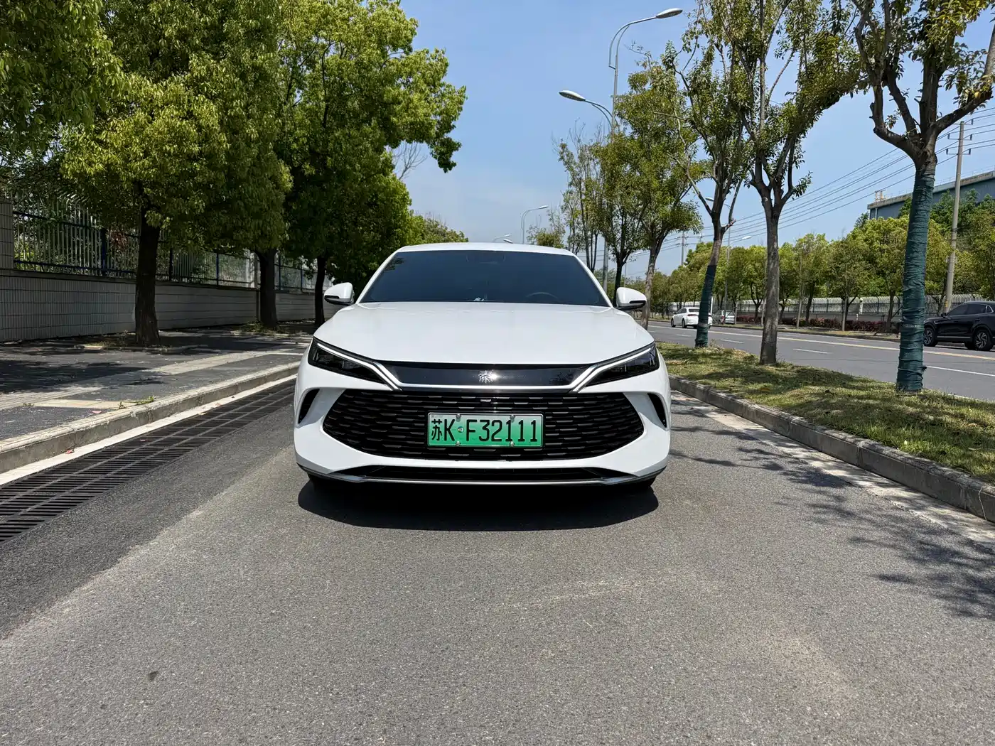 BYD Qin L 2024 DM-i 80KM Leading Edition фото 2