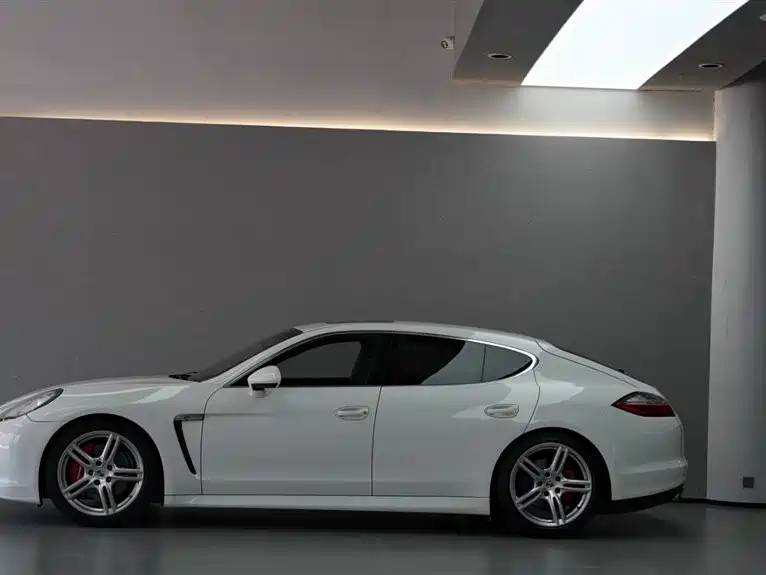 Porsche Panamera 2010 Model Panamera 4S 4.8L фото 9
