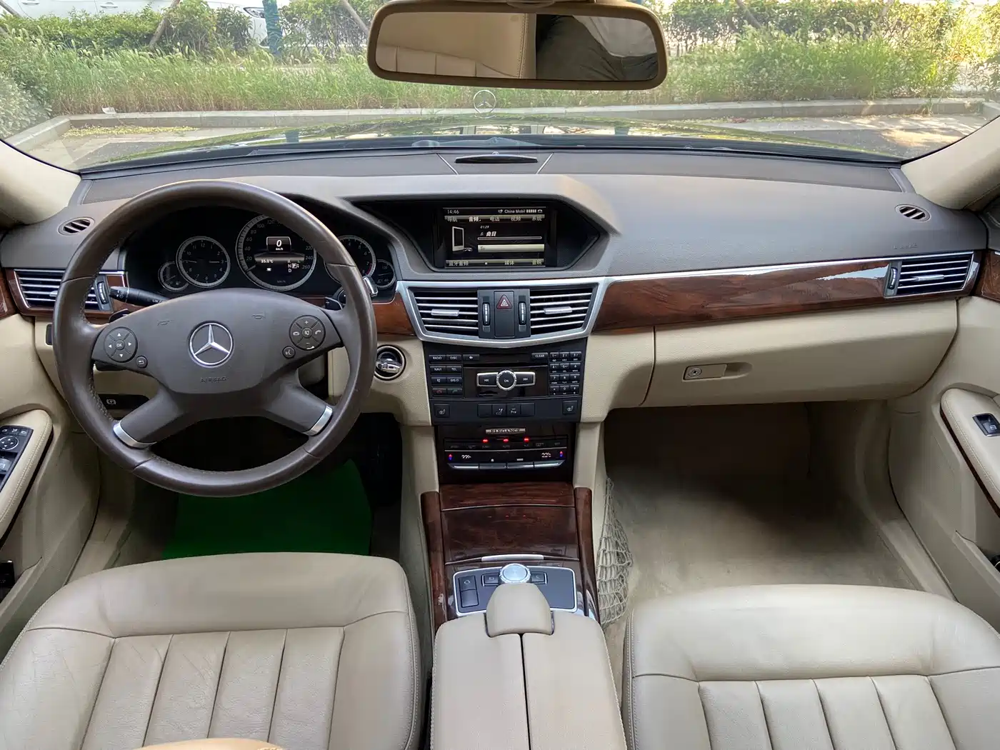 Photo 11 - Mercedes-Benz E-Class