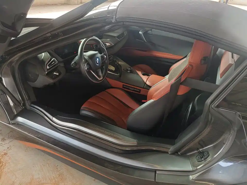 BMW i8 2019 Convertible Sports Car фото 5