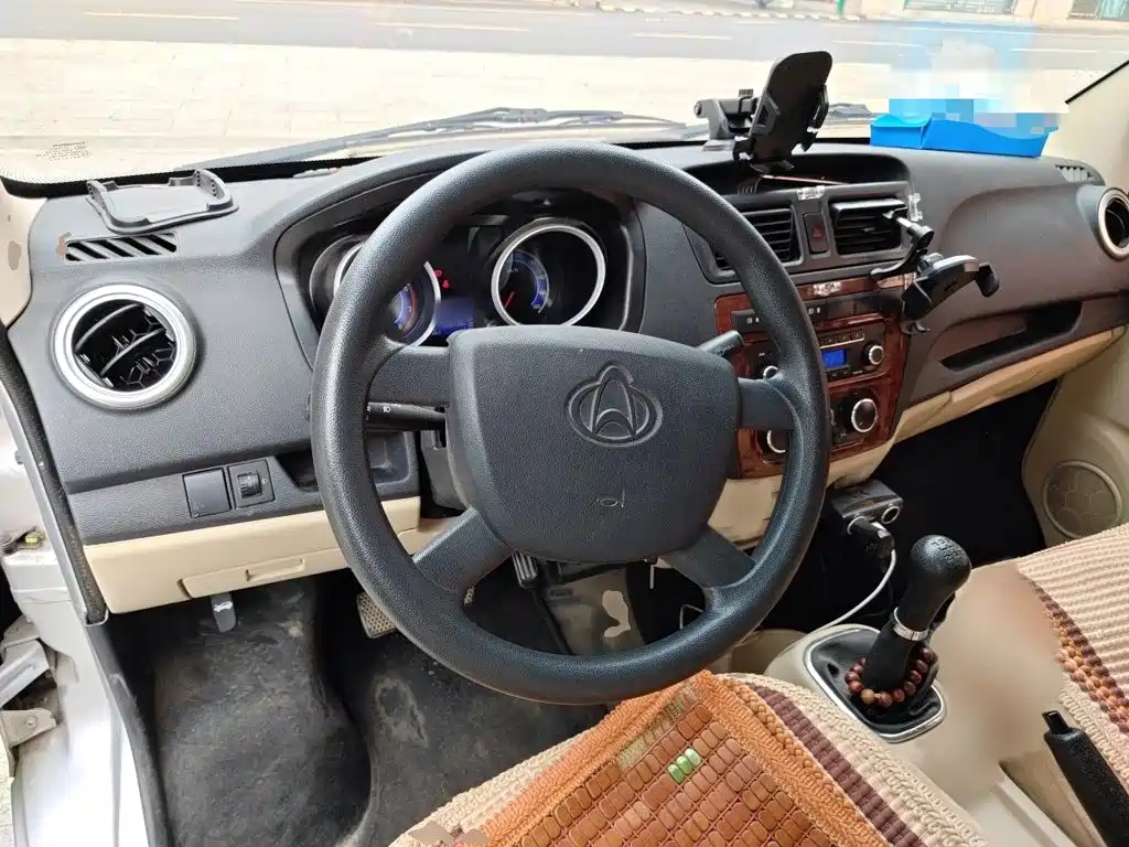 Changan Kaicheng Changan Ruixing M80 2019 2018 1.5L Revised Comfort Model CNG Van Flat Roof Tailgate 4G15S