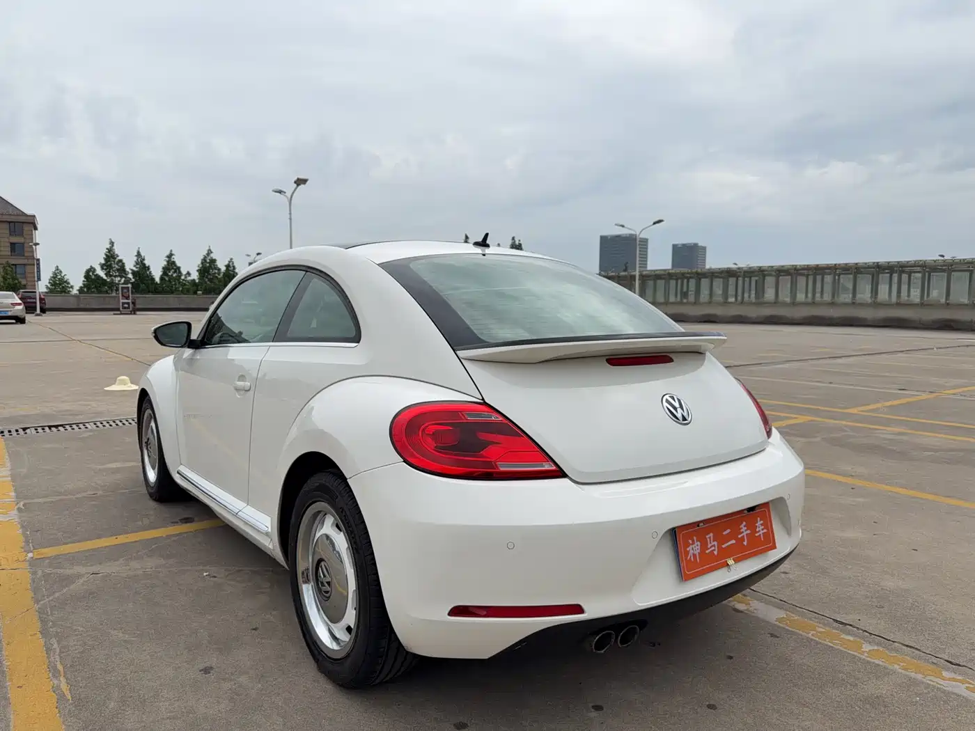 Volkswagen Beetle 2013 1.4TSI Luxury фото 4