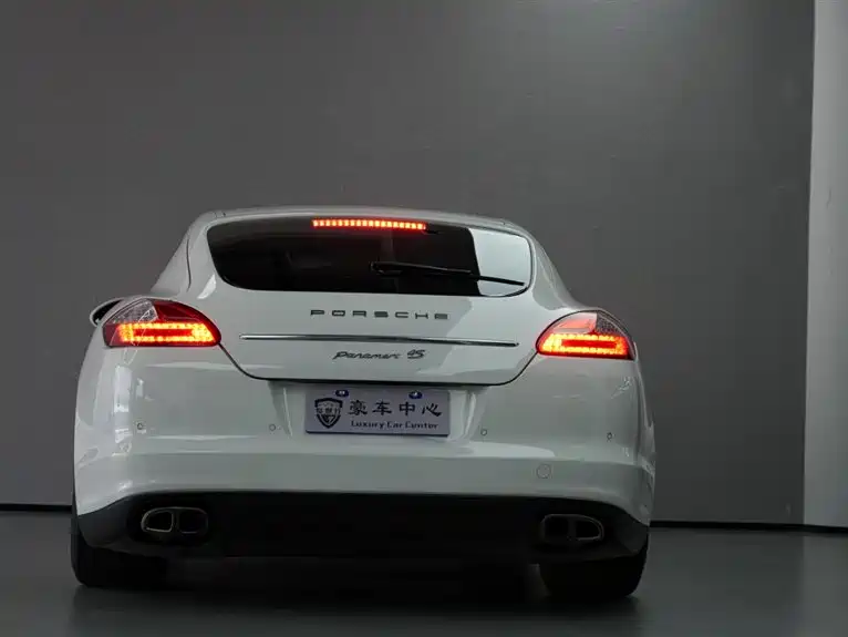 Porsche Panamera 2010 Model Panamera 4S 4.8L фото 14