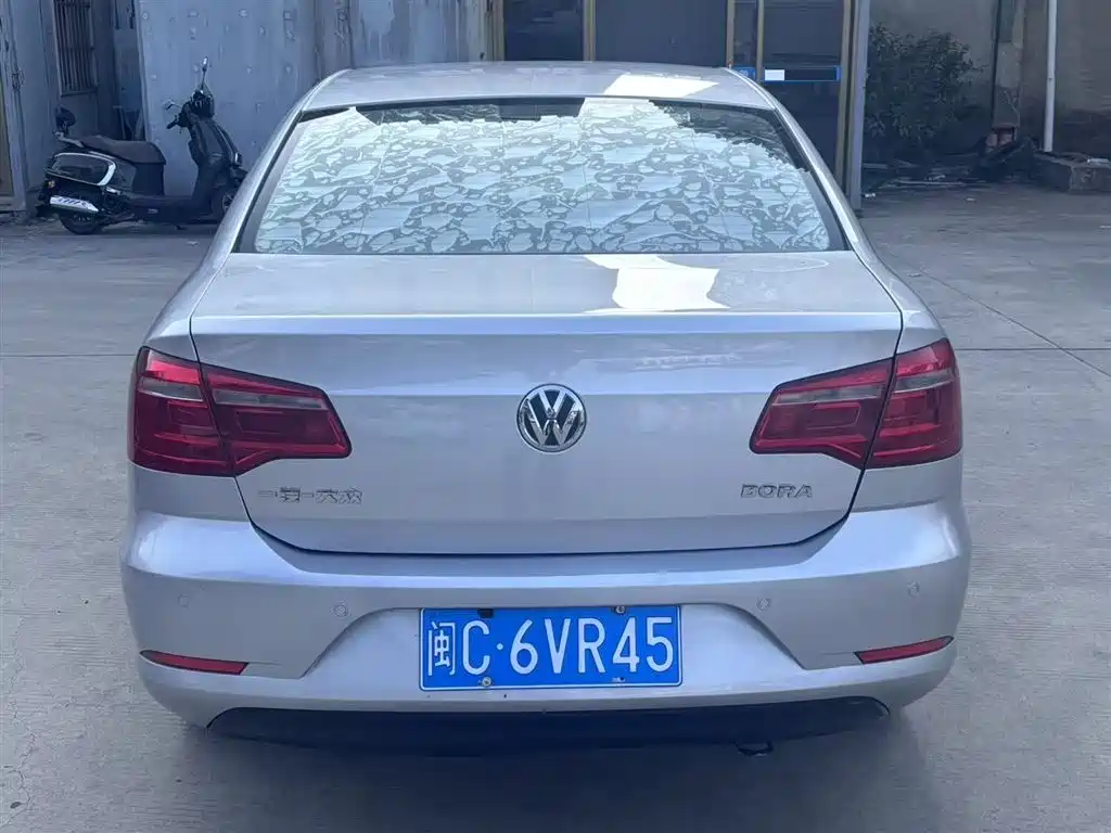 Volkswagen Bora 2013 1.6L Manual Comfort Model фото 7