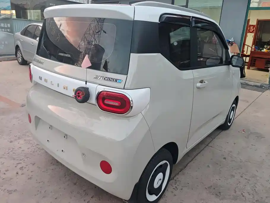 Фото 3 - Wuling Motors Hongguang MINIEV