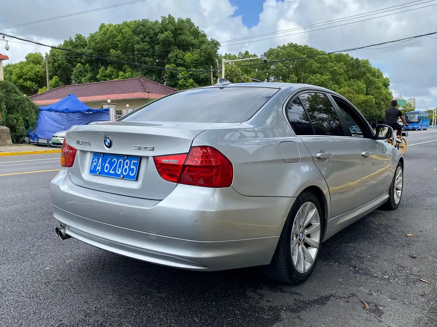 BMW 3 Series 2009 325i Luxury фото 12