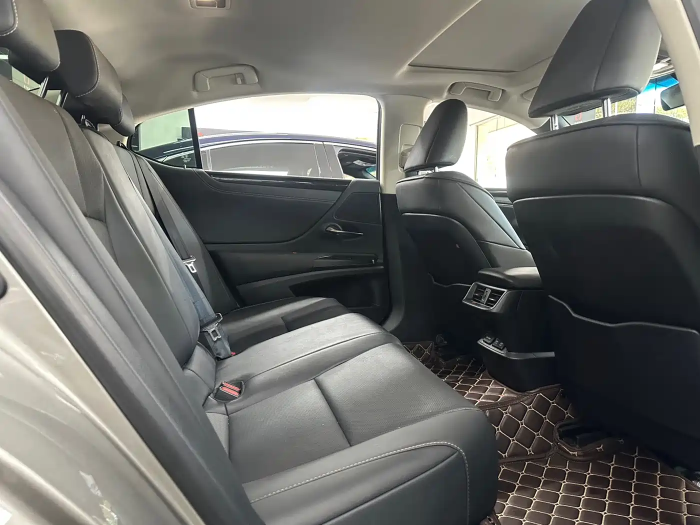 Lexus ES 2020 200 Excellence фото 14