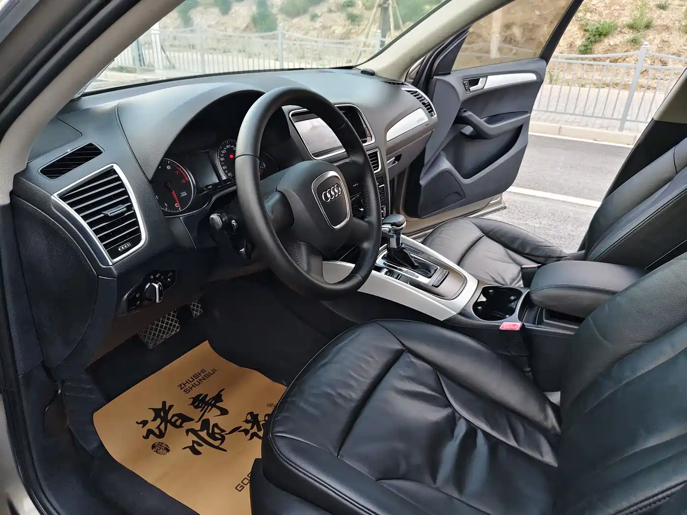 Audi Q5 2010 2.0TFSI Progressive фото 7