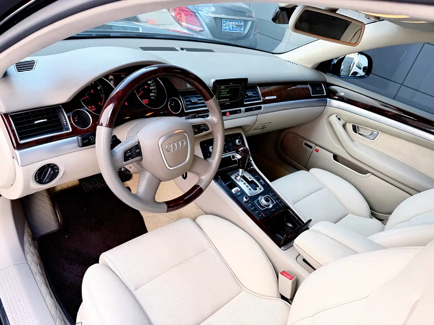 Audi A8 2008 A8L 4.2 FSI Prestige фото 24