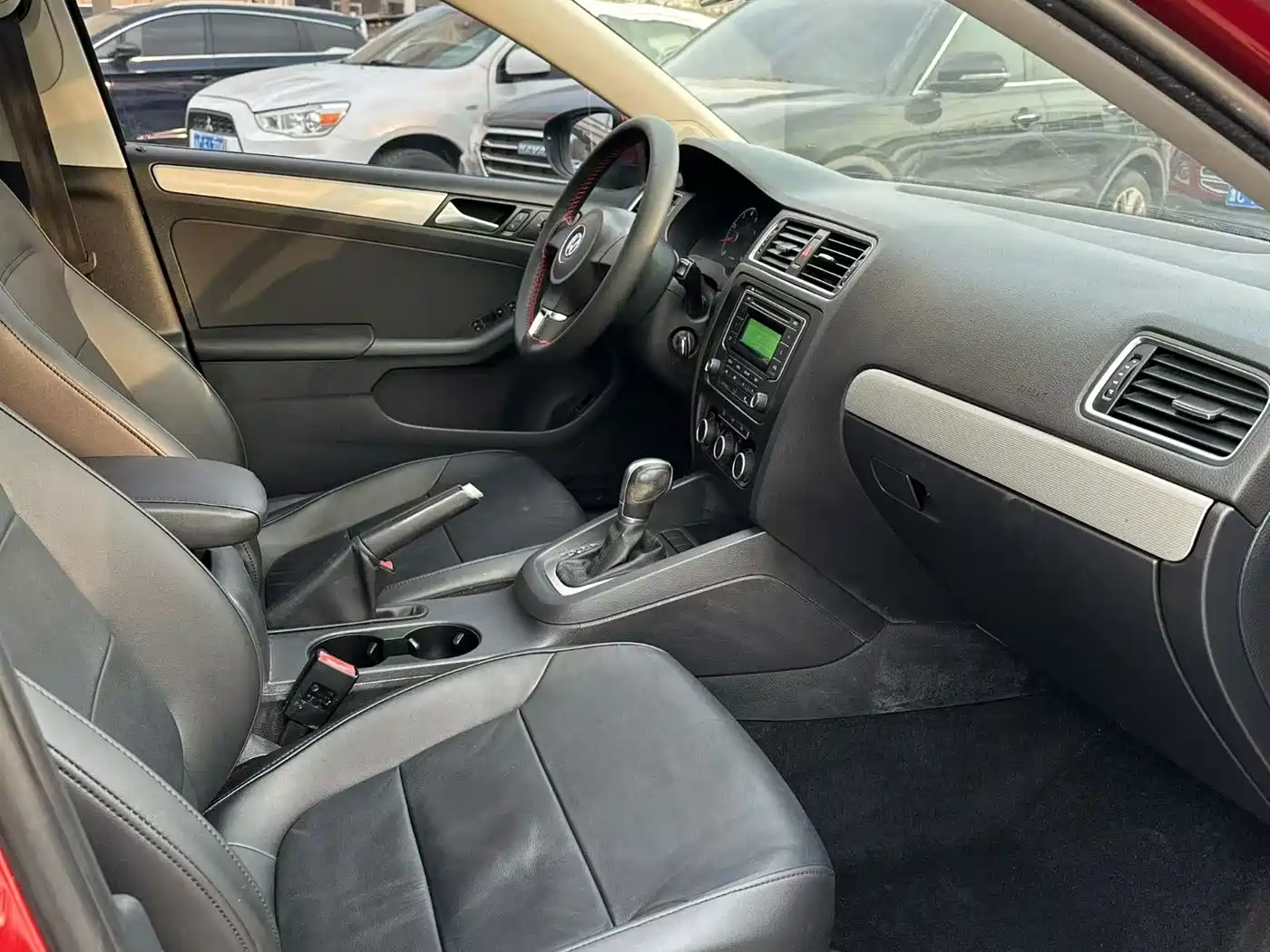 Volkswagen Sagitar 2015 1.6L Automatic Comfort фото 8