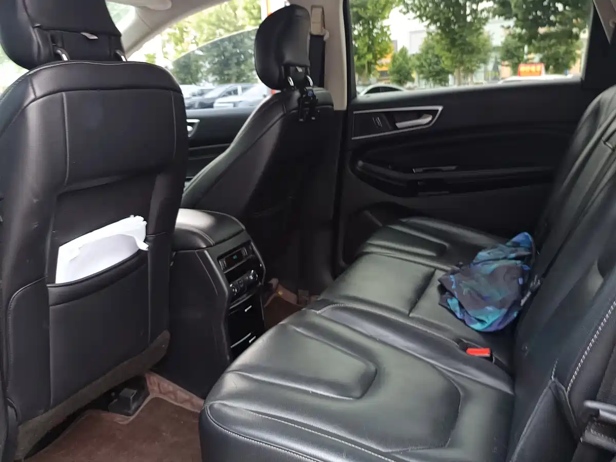 Фото 5 - Ford Edge