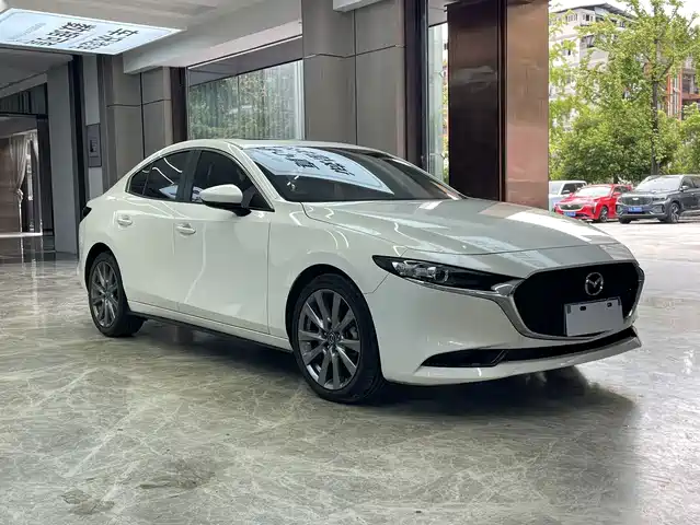 Mazda Mazda3 Axela 2023 2.0L Auto Zhiya — фото 4