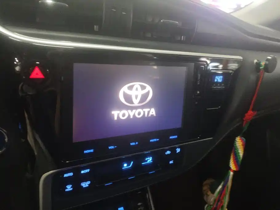 صورة 13 - Toyota Corolla