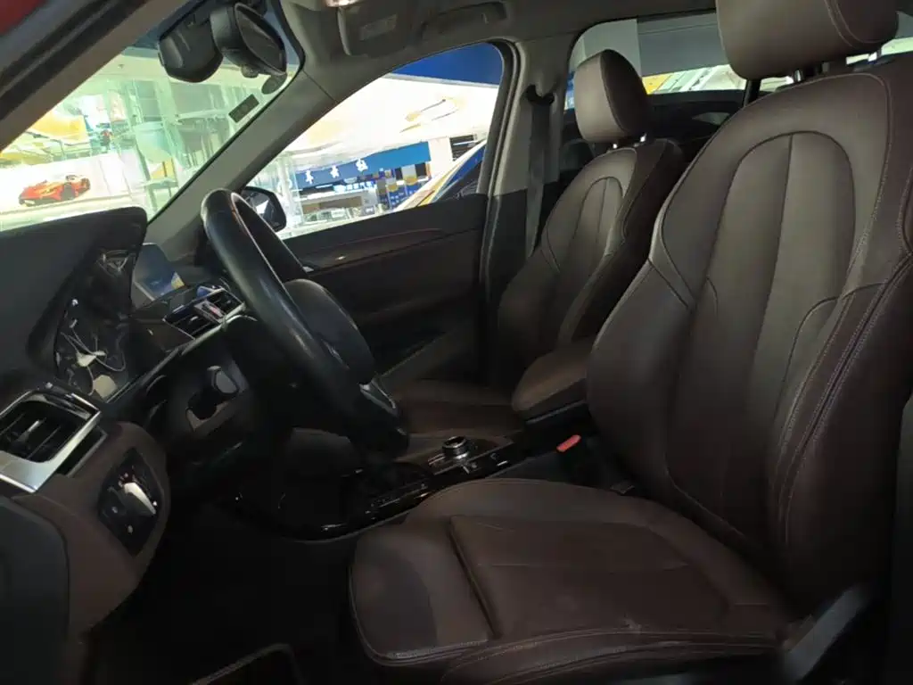 BMW X1 2018 xDrive20Li Premium Model фото 11