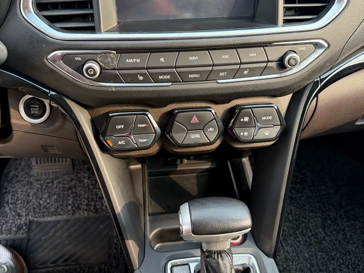 GAC Trumpchi Trumpchi GS4 2015 200T G-DCT Luxury Edition фото 22