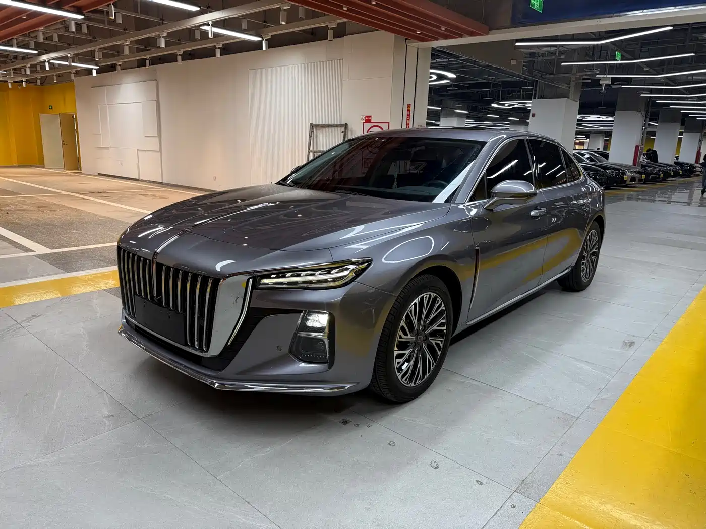 Hongqi H5 2023 2.0T Auto Smart Connect Flag Comfort