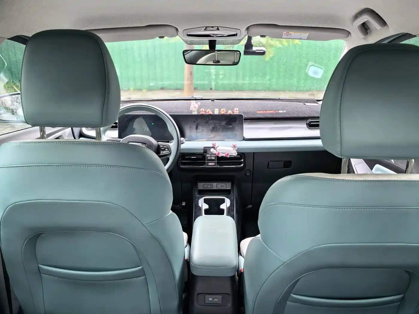 Geely Geometry E Firefly 2023 2024 Model 401km Fluorescent