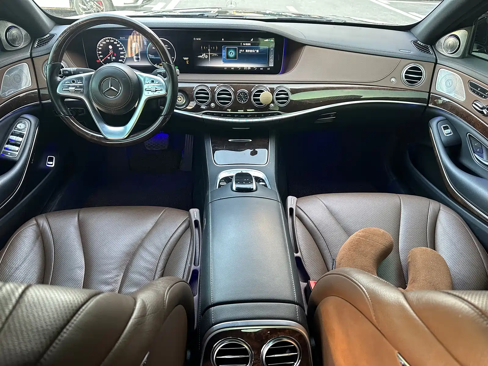 Photo 20 - Mercedes-Benz S-Class