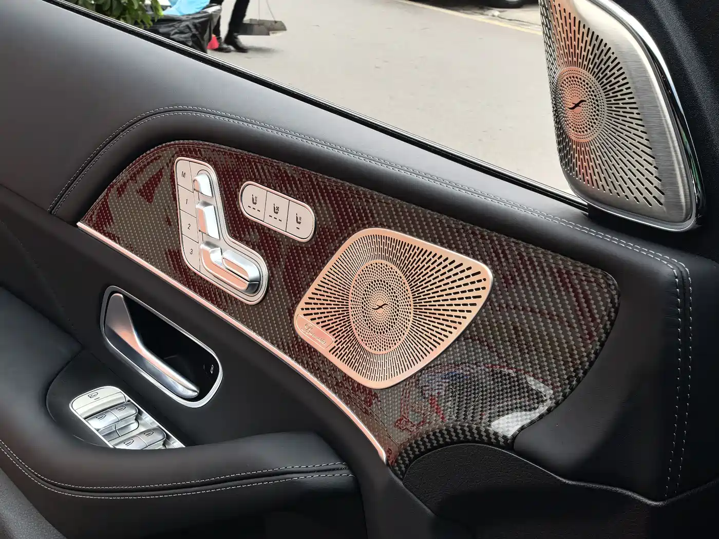 Mercedes-Benz GLS AMG 2024 AMG GLS 63 4MATIC+ фото 12