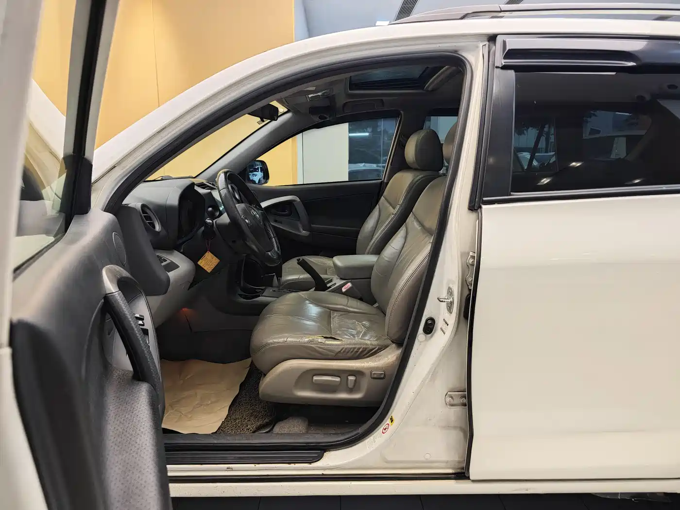 Toyota RAV4 Rongfang 2009 2.0L Automatic Luxury Edition фото 13