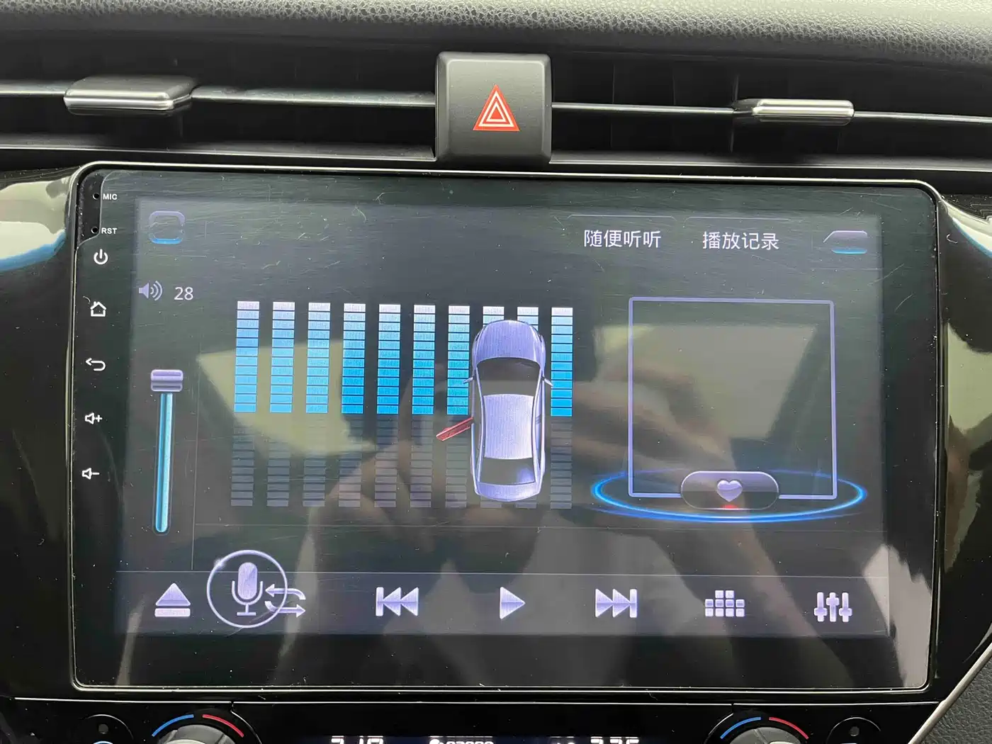 Toyota Camry 2018 2.0G Luxury Edition фото 9